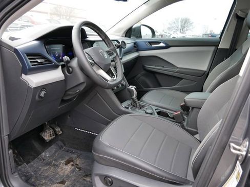Used 2022 Volkswagen Taos SE image 11