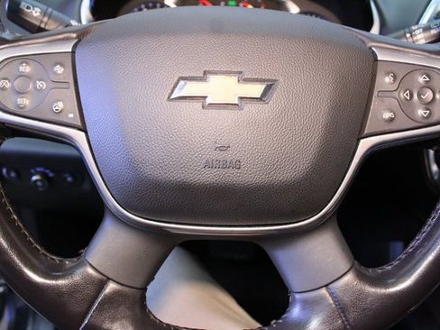 Used 2021 Chevrolet Traverse LT image 23