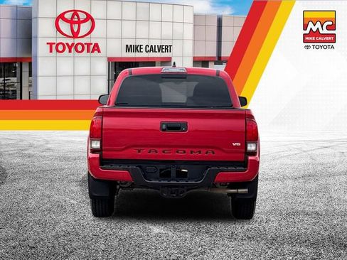 Used 2022 Toyota Tacoma SR5 w/ Technology Package RWD image 4