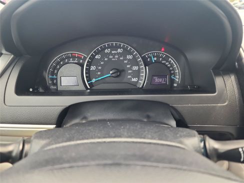 Used 2012 Toyota Camry LE FWD image 25