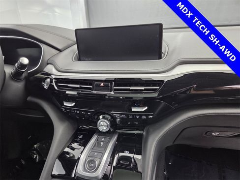 Used 2024 Acura MDX SH-AWD w/ Technology Package image 22
