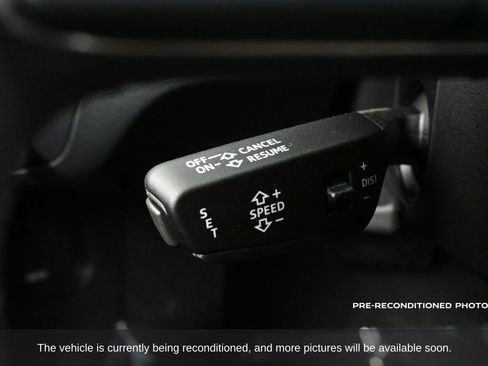 Used 2024 Audi Q5 2.0T Premium w/ Convenience Package image 19