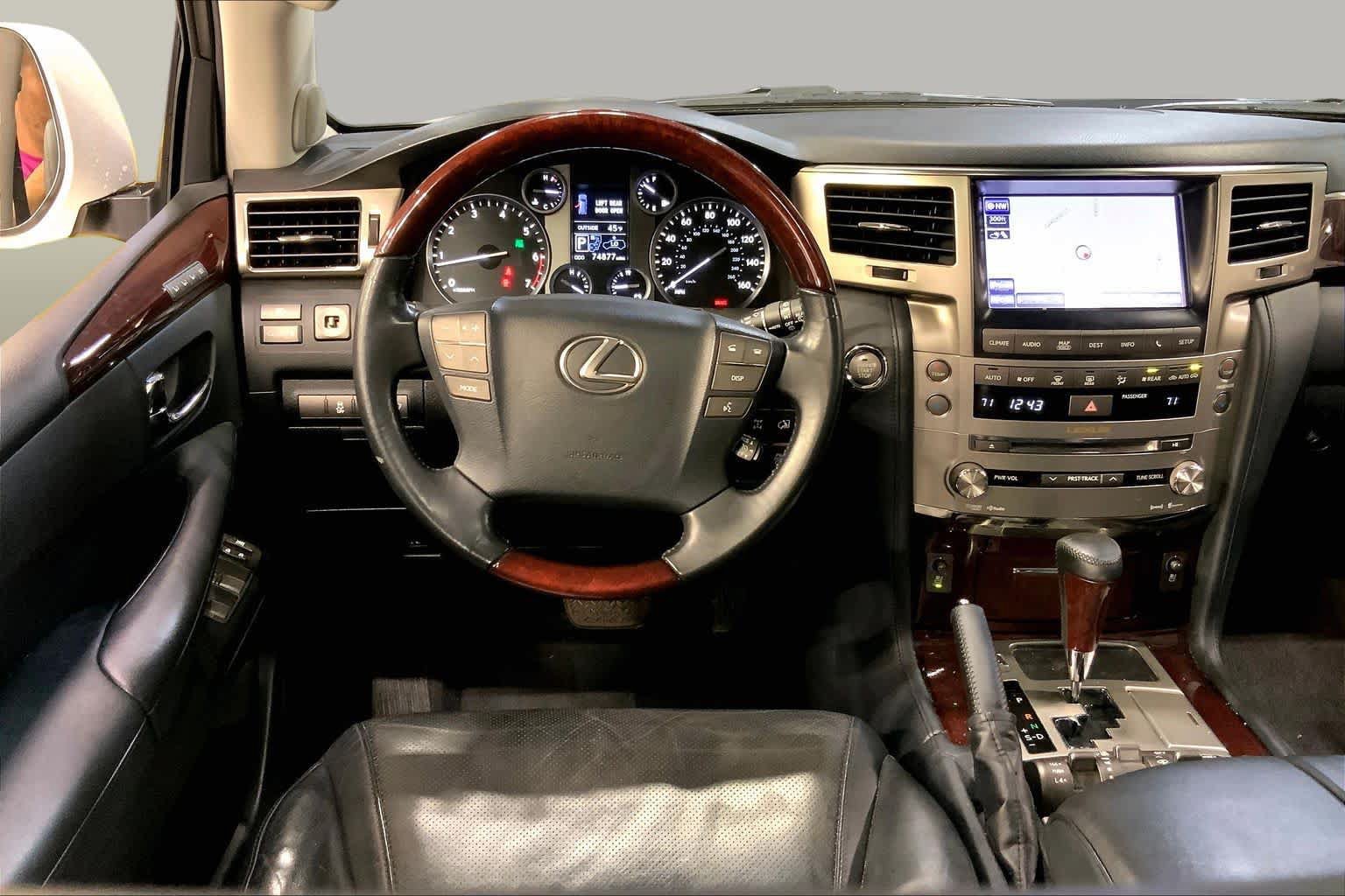 Used 2013 Lexus LX 570 4WD image 6