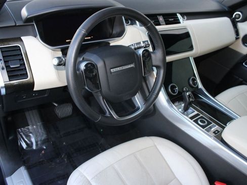 Used 2020 Land Rover Range Rover Sport HSE image 4