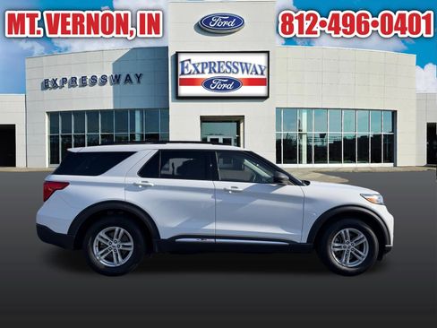Used 2024 Ford Explorer XLT w/ Equipment Group 202A RWD image 6