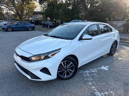 Used 2023 Kia Forte LXS FWD image 2