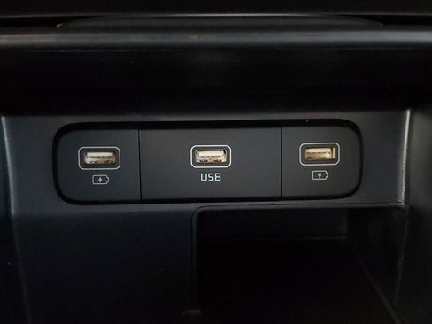 Used 2022 Kia Sorento S image 29