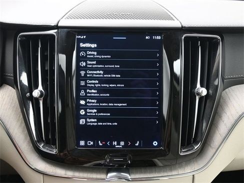 Used 2023 Volvo XC60 B5 Ultimate image 16