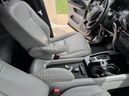 Used 2019 Honda Pilot Touring image 27