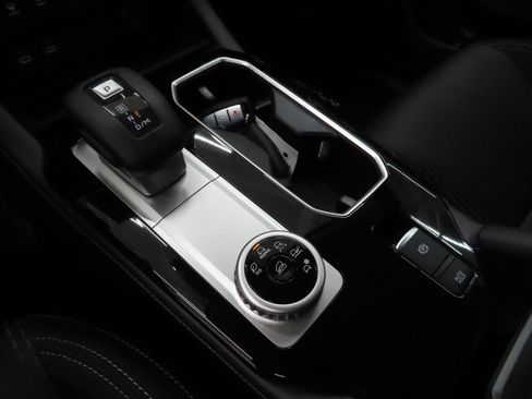 New 2026 Mitsubishi Outlander ES FWD image 16
