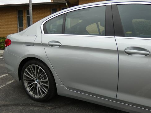 Used 2019 BMW 530i w/ Convenience Package image 7