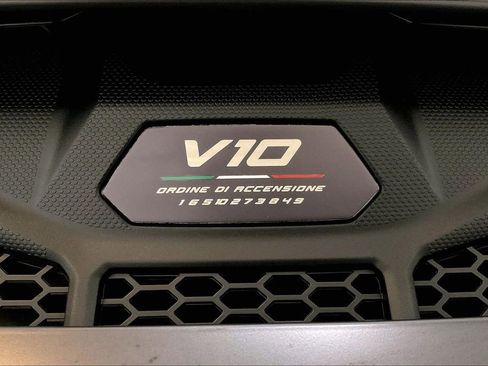Used 2024 Lamborghini Huracan Sterrato image 16