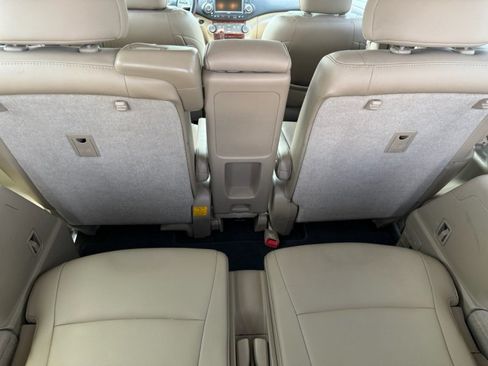 Used 2012 Toyota Highlander Limited w/ Tow Pkg AWD/4WD image 19
