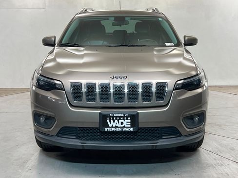 Used 2019 Jeep Cherokee Latitude Plus AWD/4WD image 9