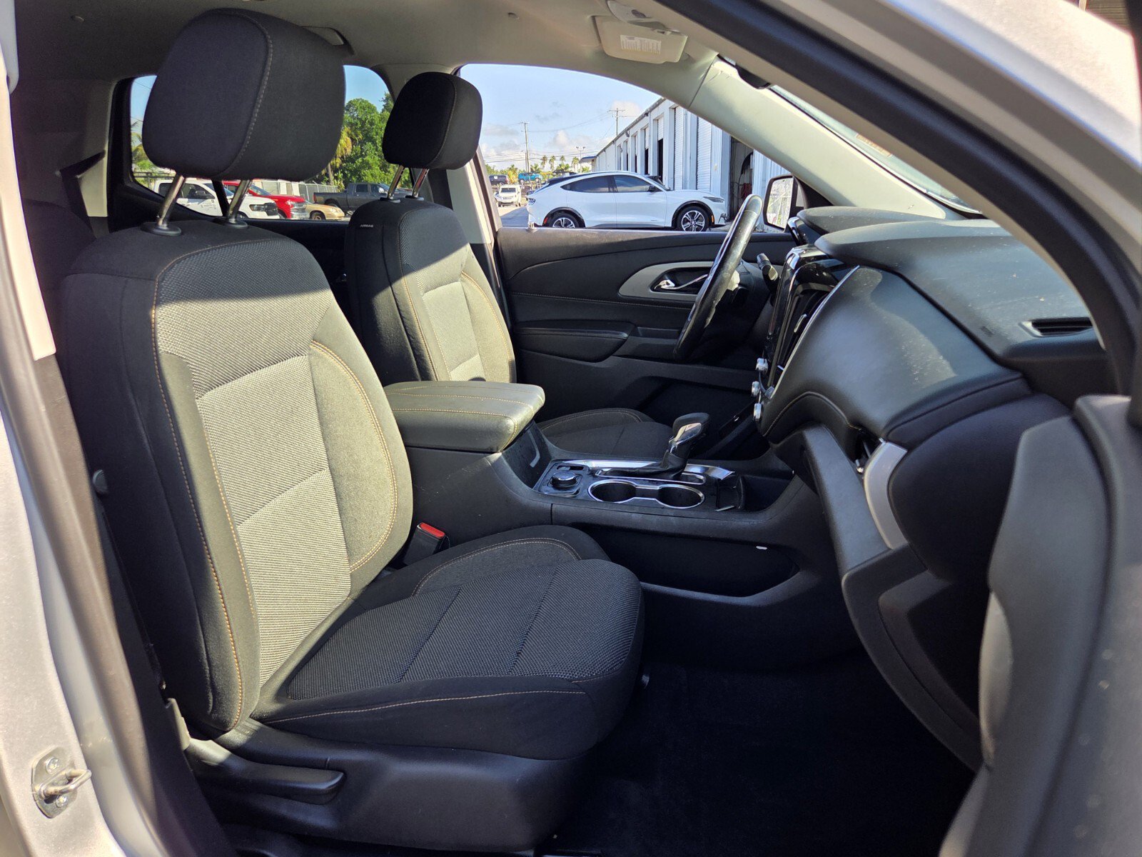 Certified 2021 Chevrolet Traverse LT FWD image 18