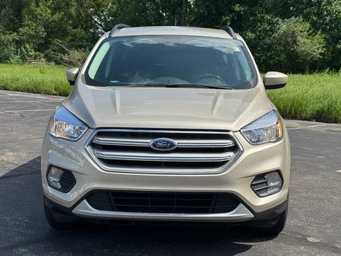 Certified 2018 Ford Escape SE FWD image 2