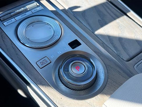 Used 2022 Genesis GV80 2.5T w/ Advanced Package 03 image 18