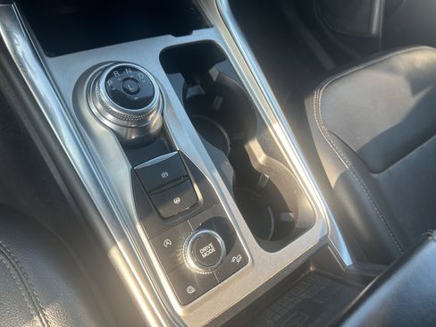 Used 2021 Ford Explorer Limited w/ Equipment Group 301A image 32