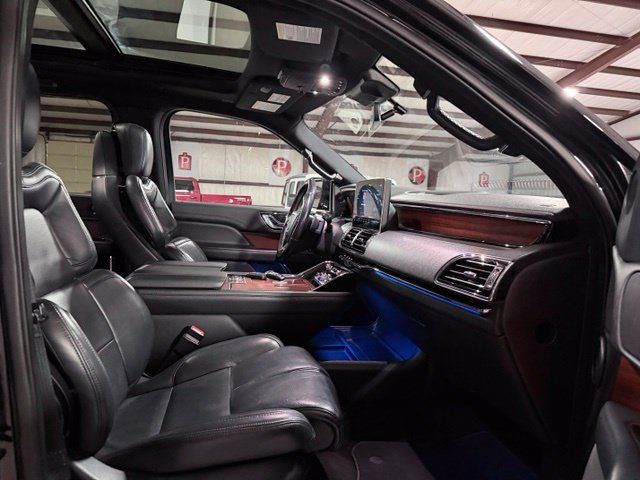 Used 2022 Lincoln Navigator Reserve AWD/4WD image 20