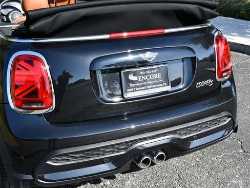 Used 2024 MINI Cooper S w/ Signature Upholstery Package FWD image 9