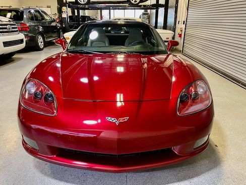 Used 2007 Chevrolet Corvette Coupe w/ Preferred Equipment Group RWD image 4