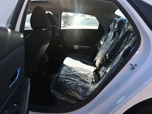 Used 2025 Hyundai Elantra SEL w/ Cargo Package image 12