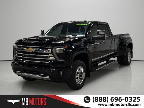 Used 2024 Chevrolet Silverado 3500 High Country w/ High Country Premium Package AWD/4WD image 1