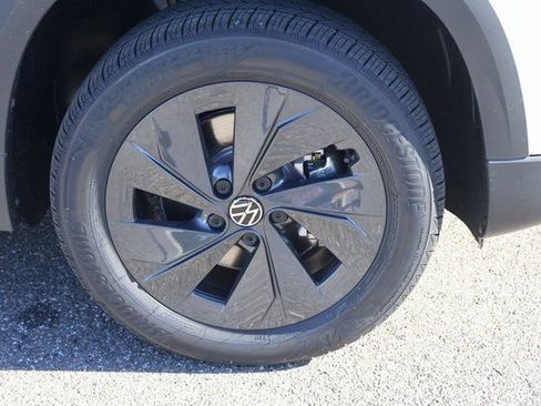 Used 2026 Volkswagen Taos S image 9