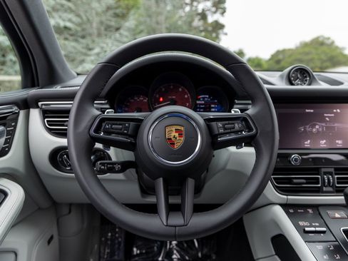 New 2025 Porsche Macan image 30