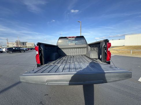 Used 2024 Chevrolet Silverado 1500 High Country w/ Technology Package image 24