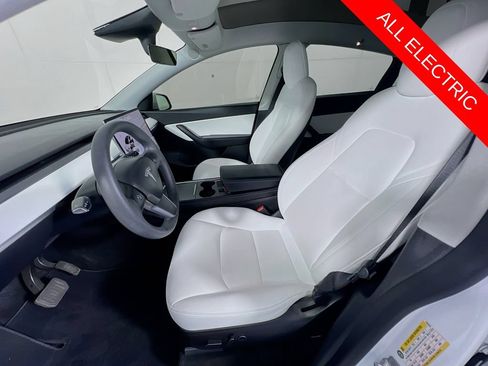 Used 2022 Tesla Model Y Long Range AWD/4WD image 21