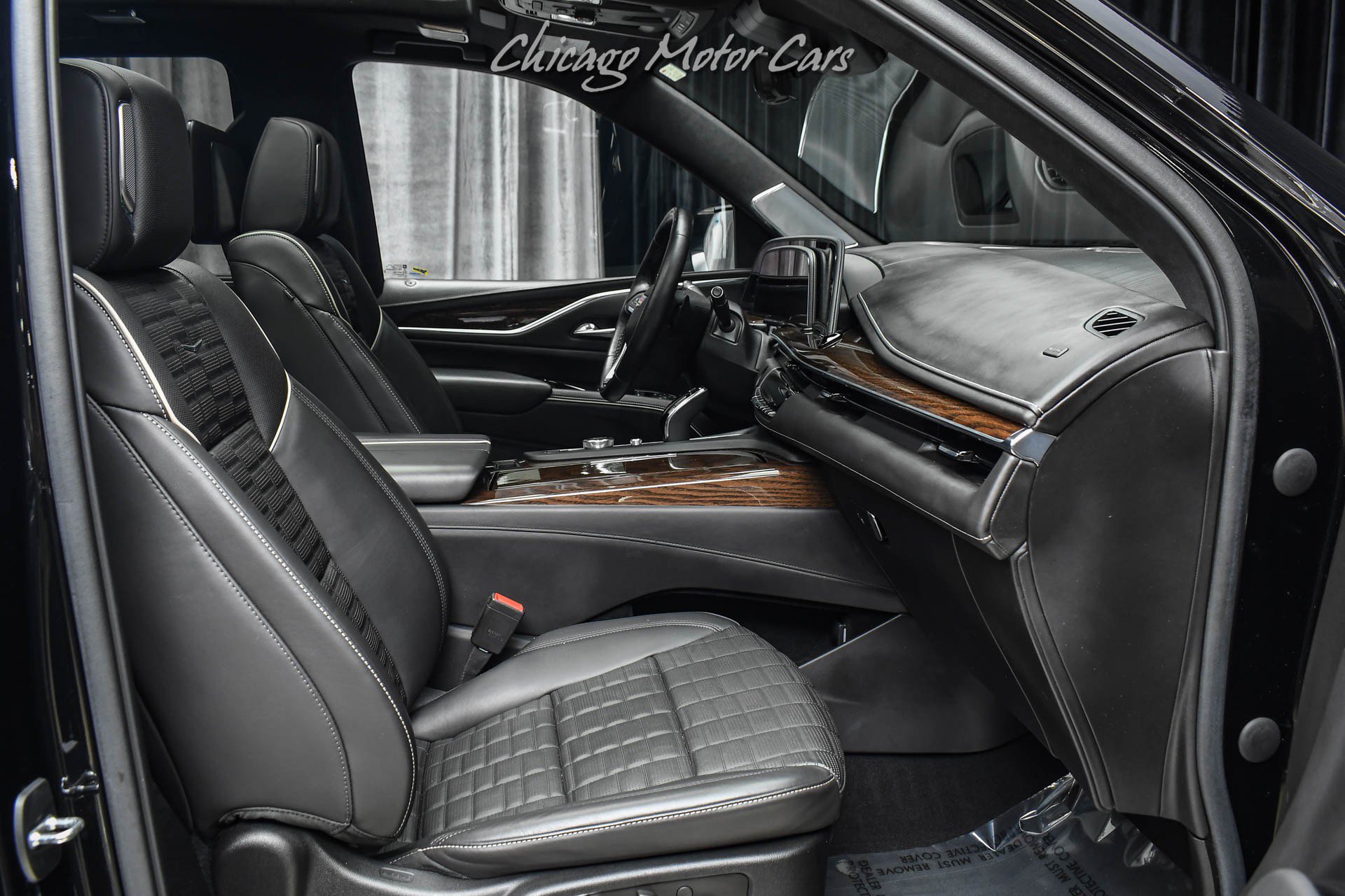 Used 2021 Cadillac Escalade Sport Platinum w/ LPO, ONYX Package AWD/4WD image 26