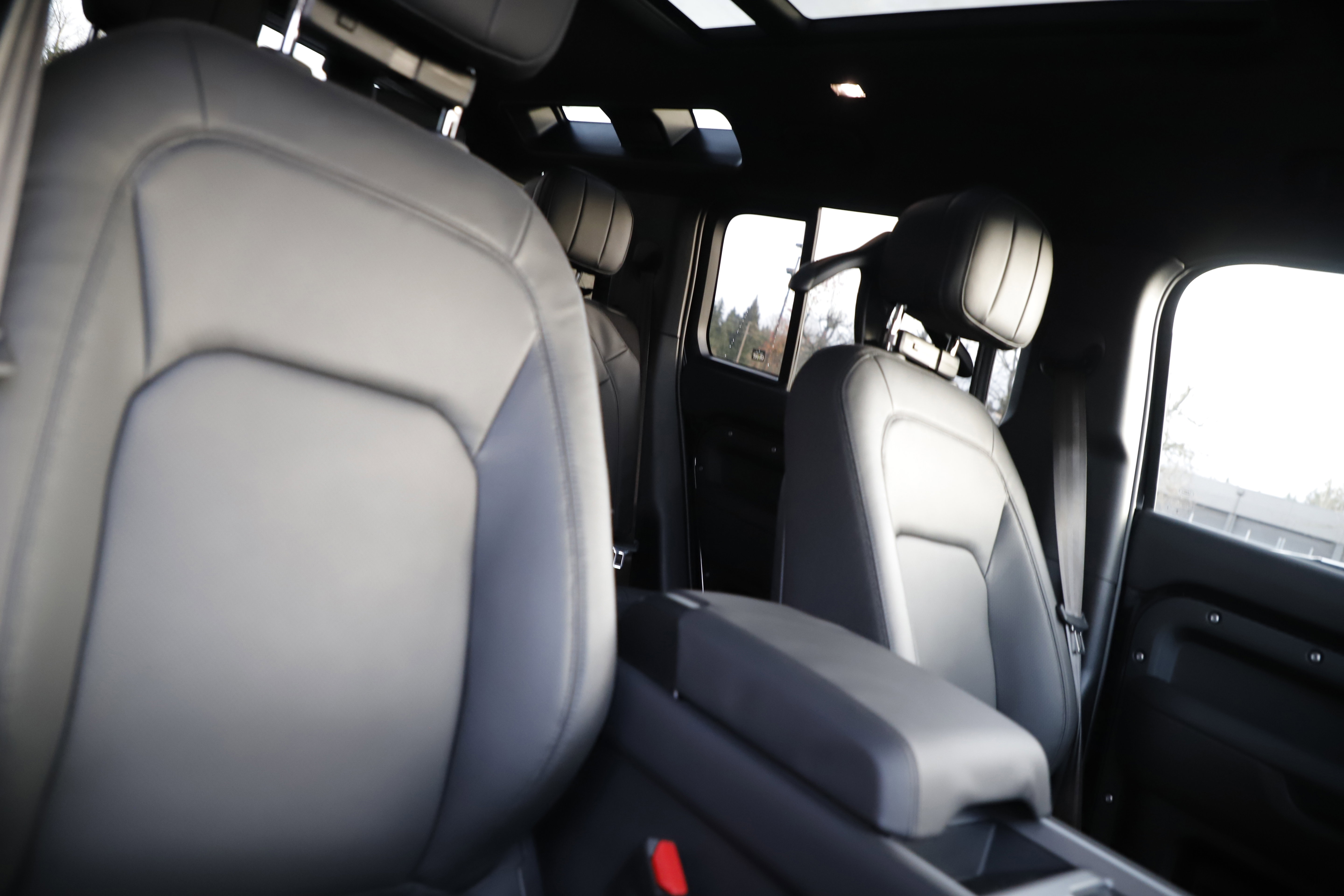 New 2025 Land Rover Defender 110 X AWD/4WD image 12