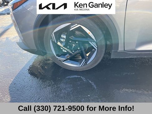 Certified 2025 Kia K4 EX image 17