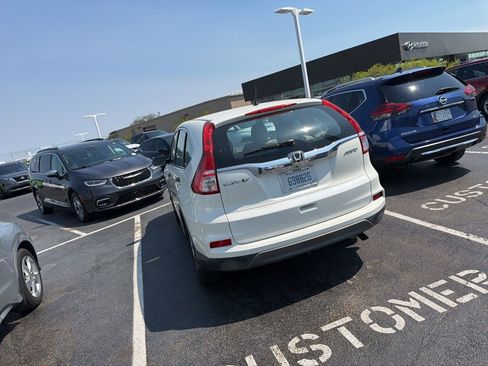 Used 2015 Honda CR-V LX image 4