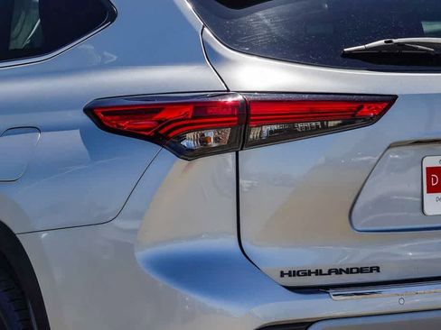 Used 2020 Toyota Highlander Platinum AWD/4WD image 7