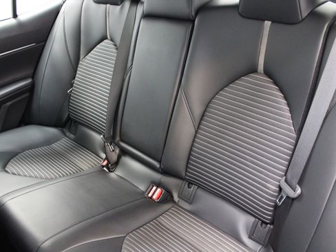 Used 2023 Toyota Camry SE image 16