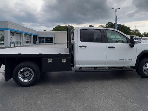 Used 2022 GMC Sierra 3500 Pro w/ Convenience Package AWD/4WD image 9