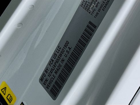 Used 2025 Jeep Wrangler Sahara image 12