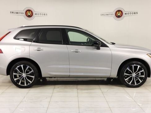 Used 2025 Volvo XC60 B5 Plus AWD/4WD image 2