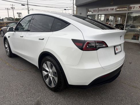 Used 2021 Tesla Model Y Long Range AWD/4WD image 5