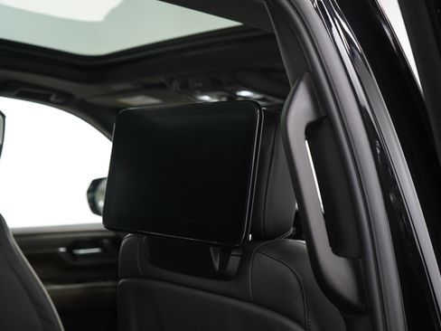 Used 2025 GMC Yukon XL Denali Ultimate AWD/4WD image 11