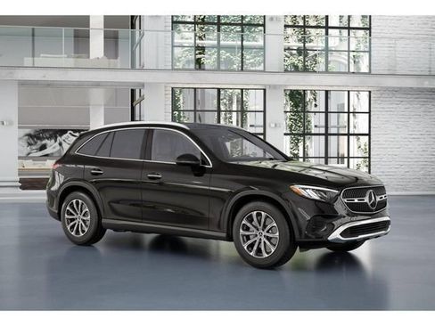 Used 2026 Mercedes-Benz GLC 300 4MATIC image 12