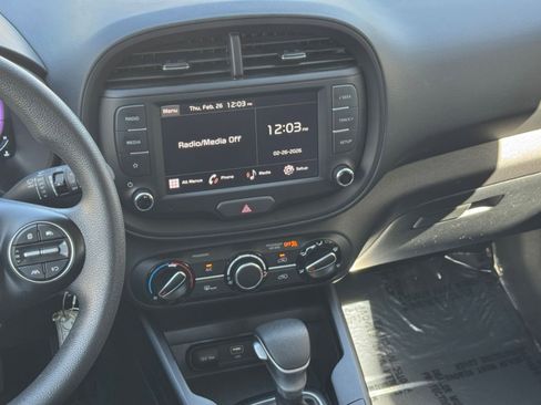 Used 2025 Kia Soul LX w/ LX Technology Package image 20