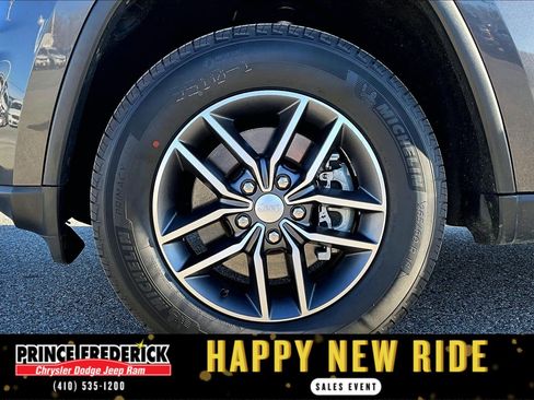 Used 2021 Jeep Grand Cherokee Limited image 8