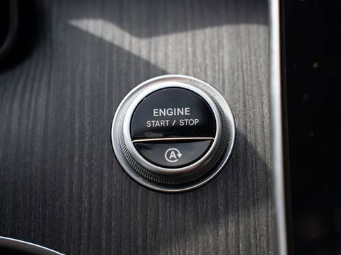 Used 2023 Mercedes-Benz C 300 4MATIC Sedan image 29