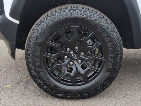 Used 2024 Chevrolet Colorado Trail Boss AWD/4WD image 31