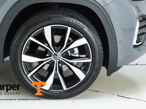 Used 2025 Volkswagen Atlas SEL Premium R-Line image 54
