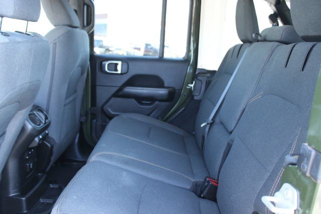 Used 2024 Jeep Wrangler Unlimited Sahara AWD/4WD image 38