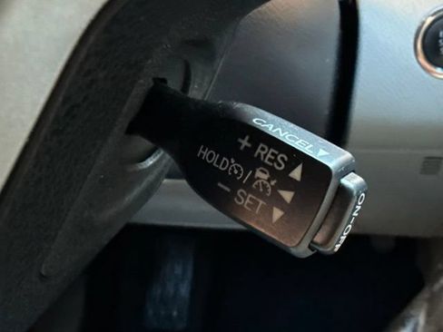 Used 2018 Toyota Highlander XLE AWD/4WD image 36